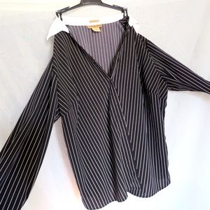 Black & white button up 🤍